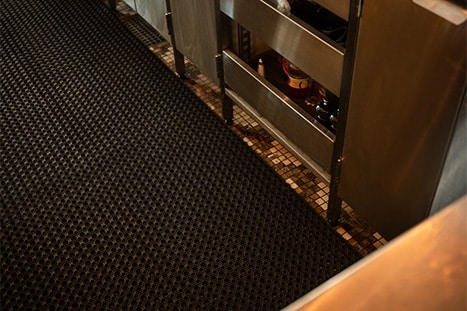 Slitstark och halksäker ergonomisk matta för storkök och restaurang