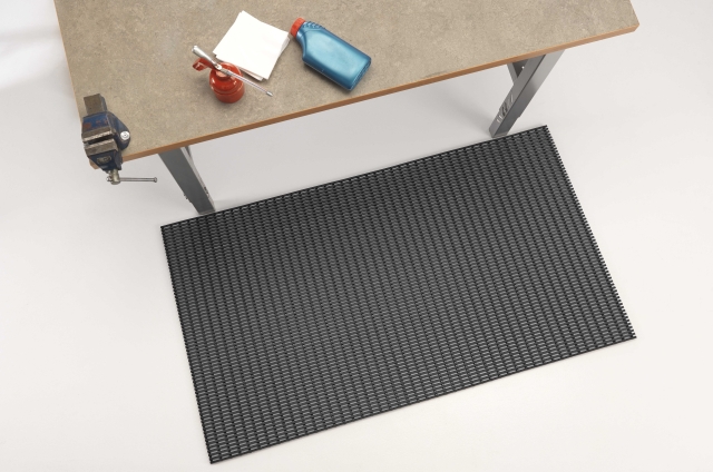 Safe Grip - dränernande industrimatta i vinylprofil